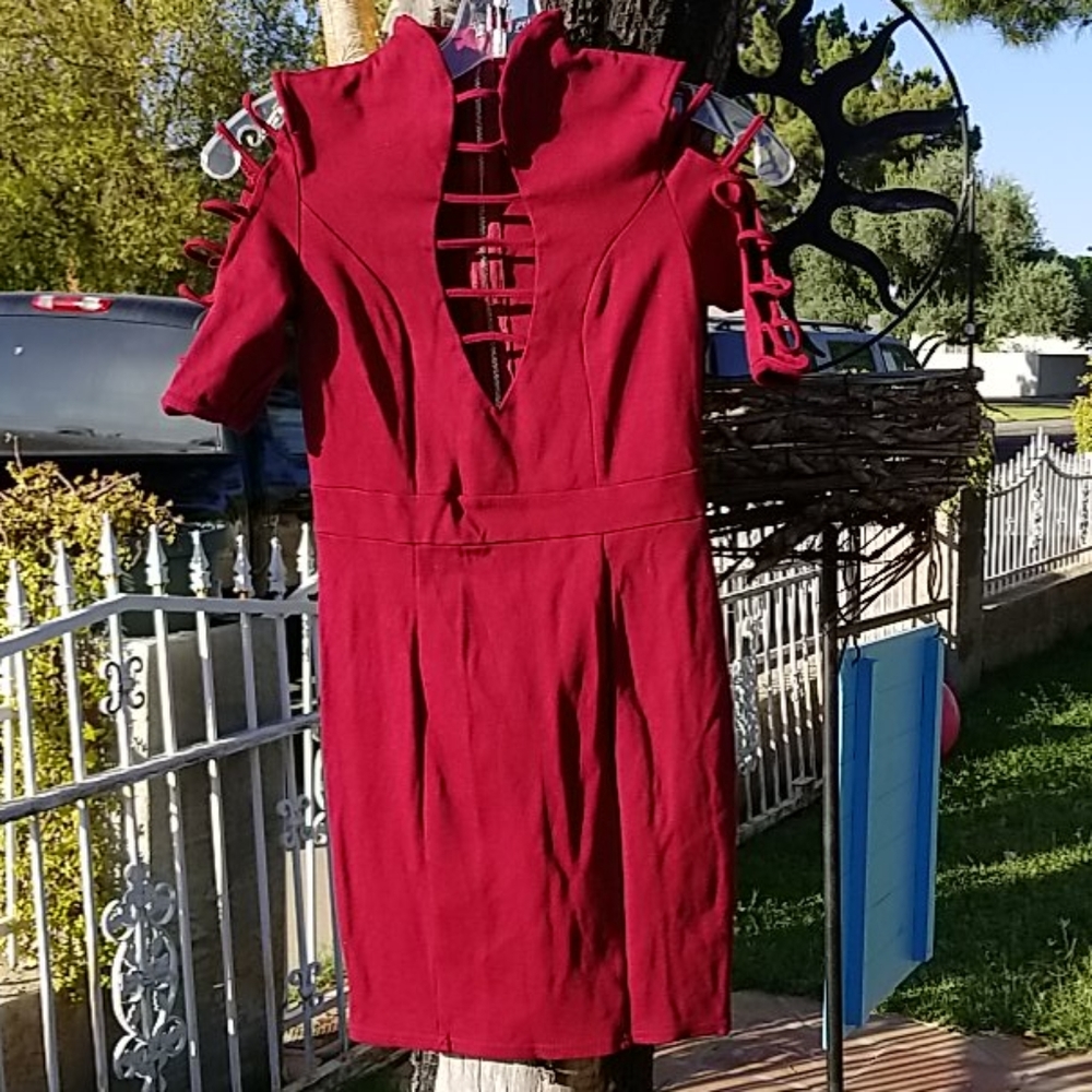 Dress Short - Maroon.